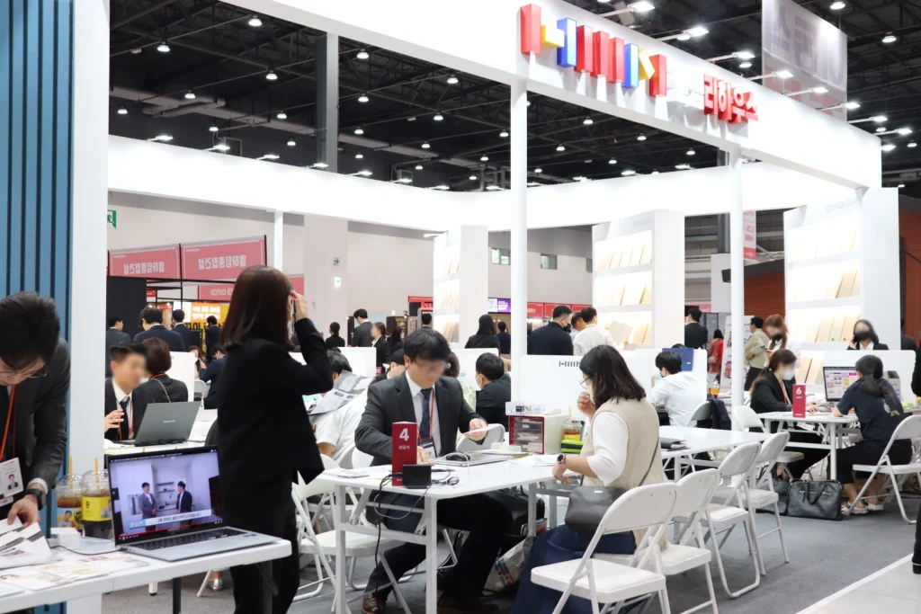 목조건축 트렌드와 혁신 기술이 한자리에! 2025 수원경향하우징페어 무료 관람 안내 3 수원경향하우징페어4